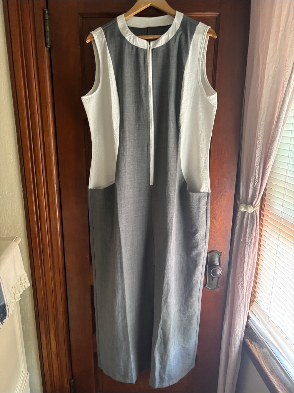 Sleeveless Gray and White Shift Dress with Front Zip